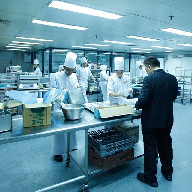 كيف تمنع التلوث الخلطي في الغذاء