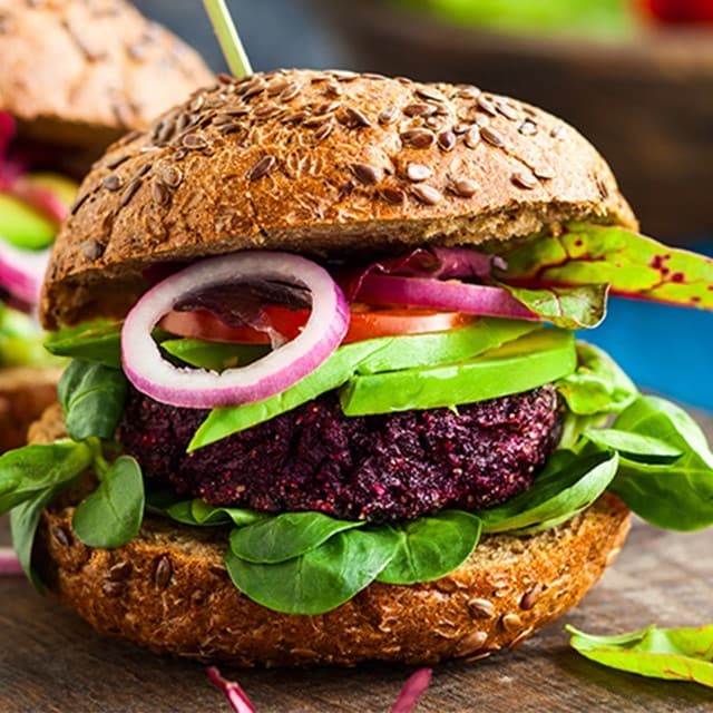 6 طرق لتطبيق "نظام الاكل الصحي الخفي" في مطعمك