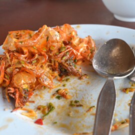 مراقبة بقايا الطعام في أطباق التقديم