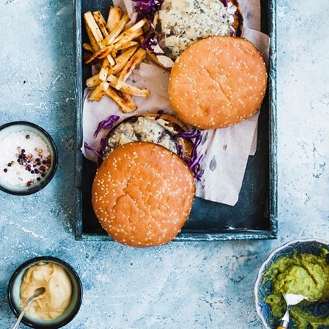 اقتراحات لتغميسات لذيذة ترافق المأكولات الشعبية