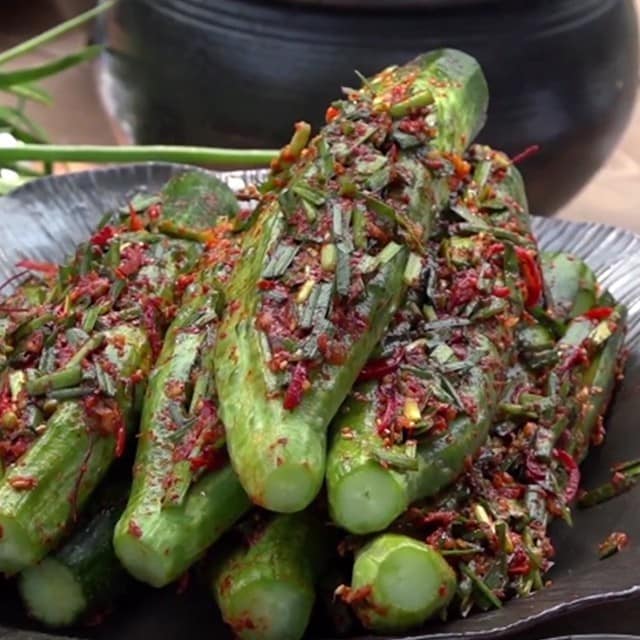 الكيمتشي الكوري الطازج