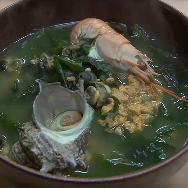 شوربة ثمار البحر الكورية