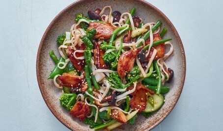 From Side to Star: How Salads Transform into Satisfying Main Courses"